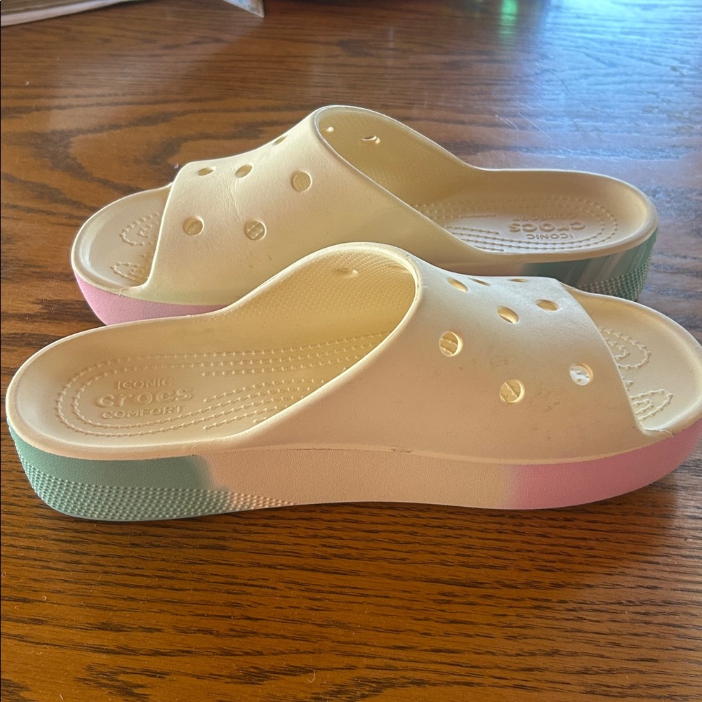 Crocs Women's Classic Platform Ombre Slides Womens size 9 LIKE NEW! - Picture 3 of 4